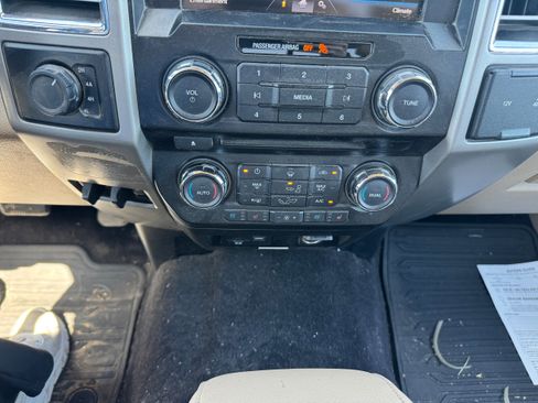 Used 2015 Ford F150 Lariat AWD/4WD image 13