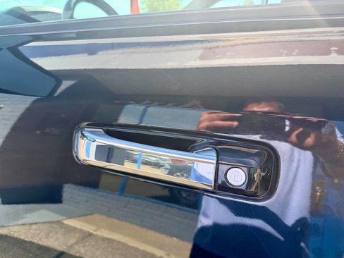 Used 2017 RAM 1500 Laramie AWD/4WD image 19