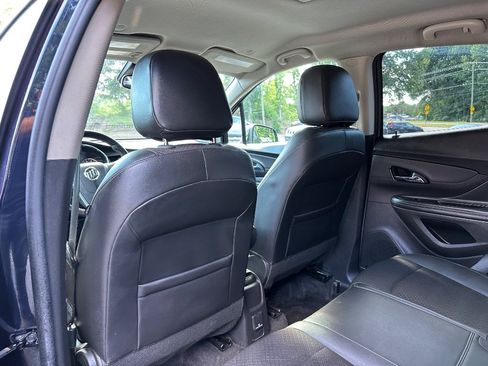 Used 2022 Buick Encore Preferred w/ Safety Package II AWD/4WD image 14