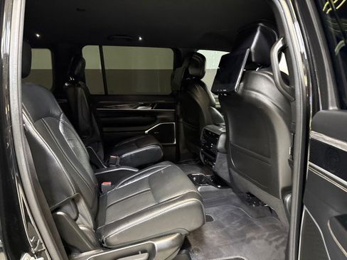 Used 2022 Jeep Wagoneer Series III w/ Rear Seat Video Group 1 image 65