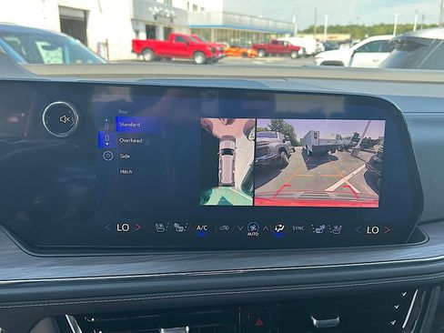 New 2025 Chevrolet Suburban Premier image 21