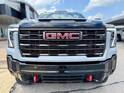 Used 2024 GMC Sierra 2500 AT4X AWD/4WD image 2