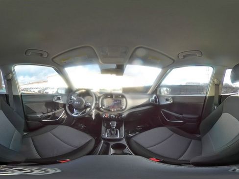 Used 2025 Kia Soul LX w/ LX Technology Package image 40