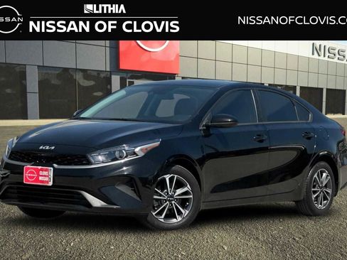 Used 2023 Kia Forte LXS image 1