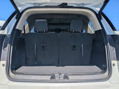 Used 2021 GMC Acadia Denali w/ Denali Technology Package image 15