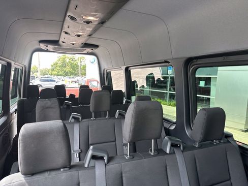 Used 2025 Mercedes-Benz Sprinter 2500 image 4