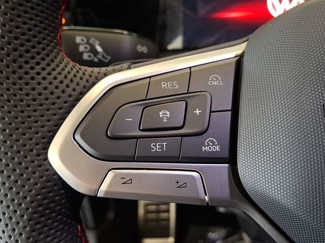 New 2026 Volkswagen GTI SE FWD image 16