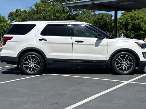 Used 2016 Ford Explorer Sport w/ Equipment Group 401A AWD/4WD image 10