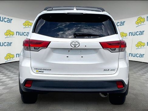 Used 2019 Toyota Highlander XLE AWD/4WD image 5