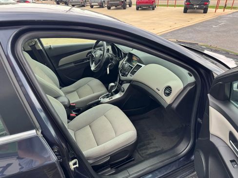 Used 2014 Chevrolet Cruze LT w/ Technology Package FWD image 26