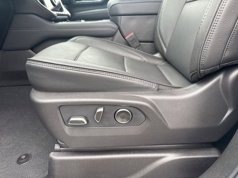 Used 2026 GMC Yukon Denali w/ Sun & Power Step Package image 18