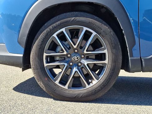 Certified 2026 Toyota Corolla Cross XLE AWD/4WD image 10