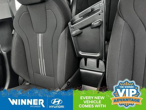 New 2025 Hyundai Elantra SEL image 19