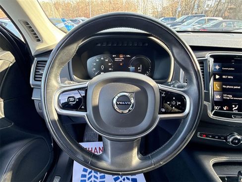 Used 2020 Volvo XC90 T8 Momentum image 11
