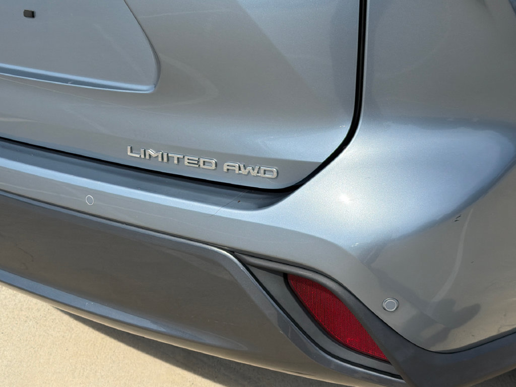 Used 2021 Toyota Highlander Limited AWD/4WD image 4