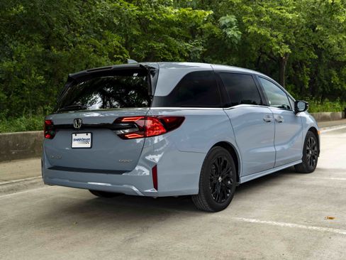 Used 2025 Honda Odyssey Sport-L image 9