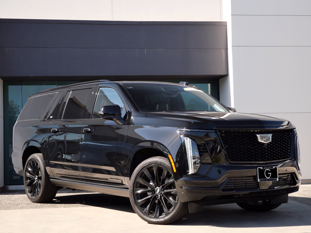 Used 2026 Cadillac Escalade ESV Platinum Sport w/ LPO, ONYX Package AWD/4WD image 1