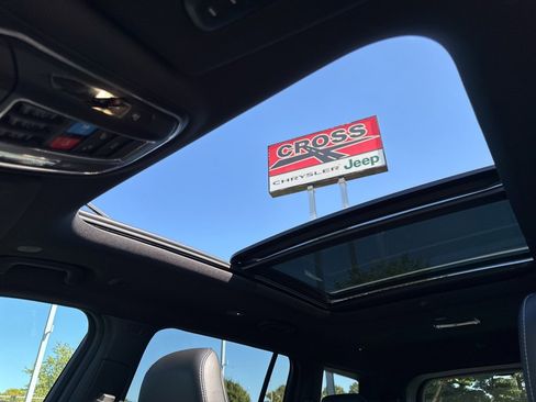 New 2025 Jeep Grand Cherokee L Limited image 38