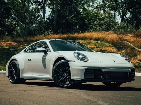 Used 2026 Porsche 911 Carrera T RWD image 4
