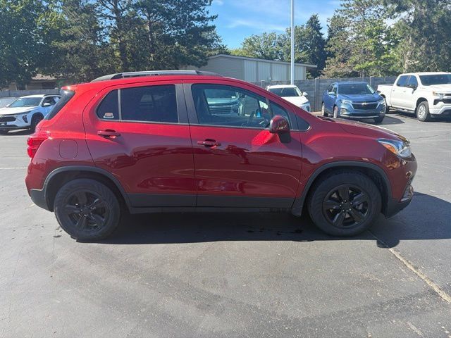 Used 2021 Chevrolet Trax LT w/ Driver Confidence Package FWD image 5