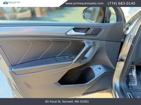 Used 2022 Volkswagen Tiguan SE R-Line AWD/4WD image 34