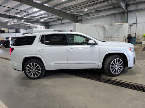 Used 2023 GMC Acadia Denali w/ Denali Ultimate Package AWD/4WD image 2