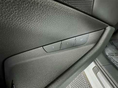 Used 2021 Audi e-tron Premium w/ Convenience Plus Package image 34