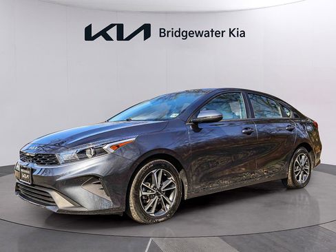 Certified 2023 Kia Forte LXS w/ LXS Technology Package FWD image 4