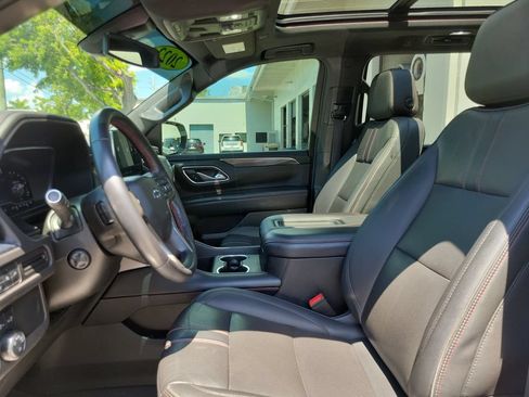 Used 2022 Chevrolet Suburban RST w/ Luxury Package AWD/4WD image 18