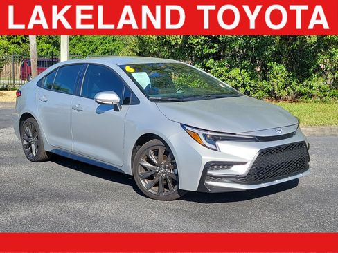 Used 2026 Toyota Corolla SE image 1