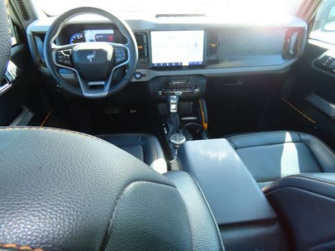 Used 2023 Ford Bronco Badlands image 22