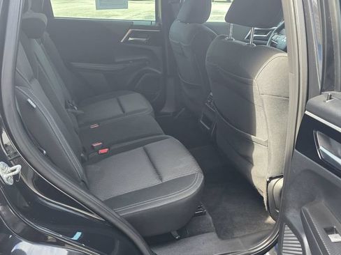 Used 2023 Mitsubishi Outlander ES FWD image 7