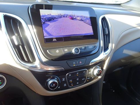 Used 2024 Chevrolet Equinox Premier FWD image 19