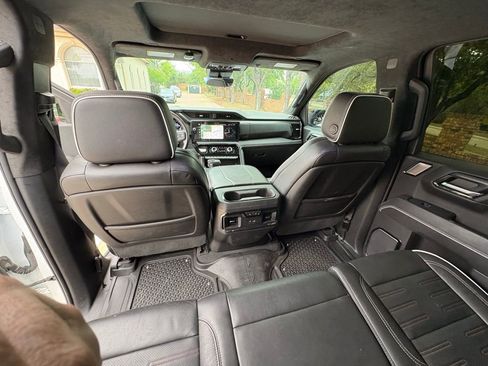 Used 2023 GMC Sierra 1500 AT4X image 19