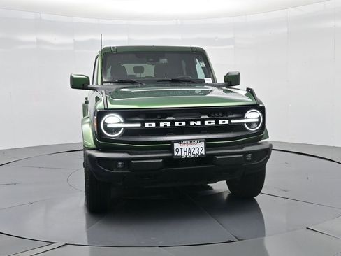 Used 2025 Ford Bronco Outer Banks image 3
