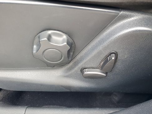 Used 2019 Ford EcoSport SE w/ SE Convenience Package image 14