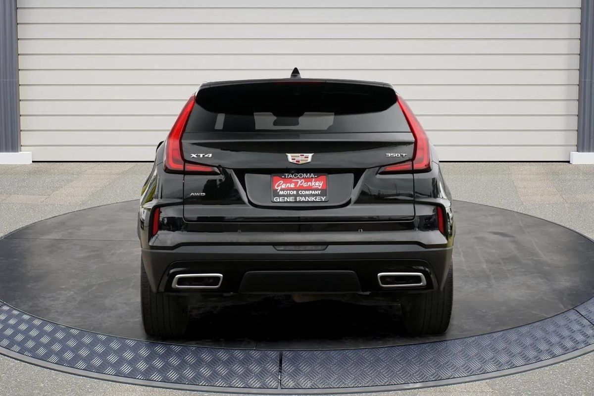 Used 2024 Cadillac XT4 Premium Luxury AWD/4WD image 6