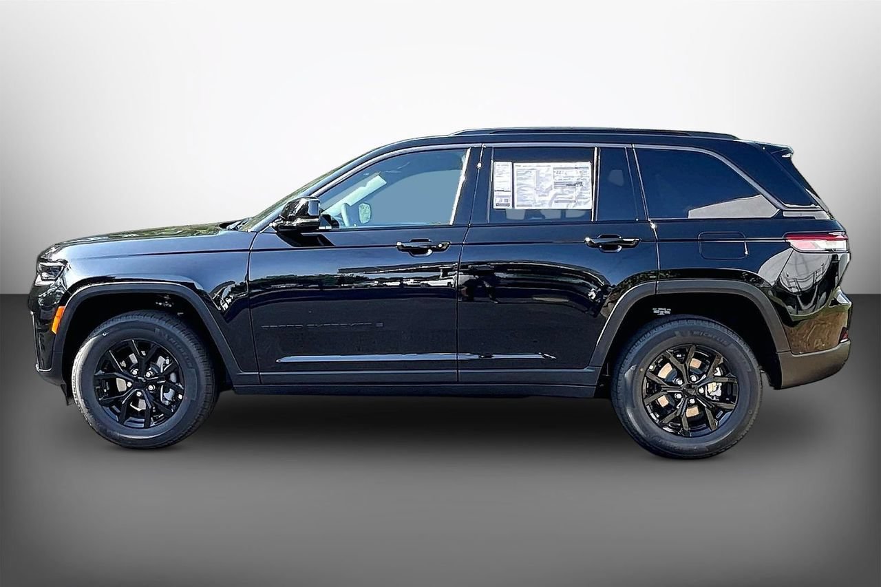 New 2026 Jeep Grand Cherokee Altitude AWD/4WD image 5