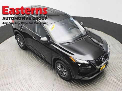 Used 2022 Nissan Rogue S image 3