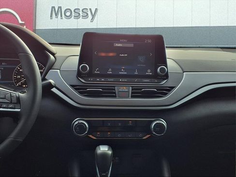 Used 2024 Nissan Altima 2.5 SR image 17