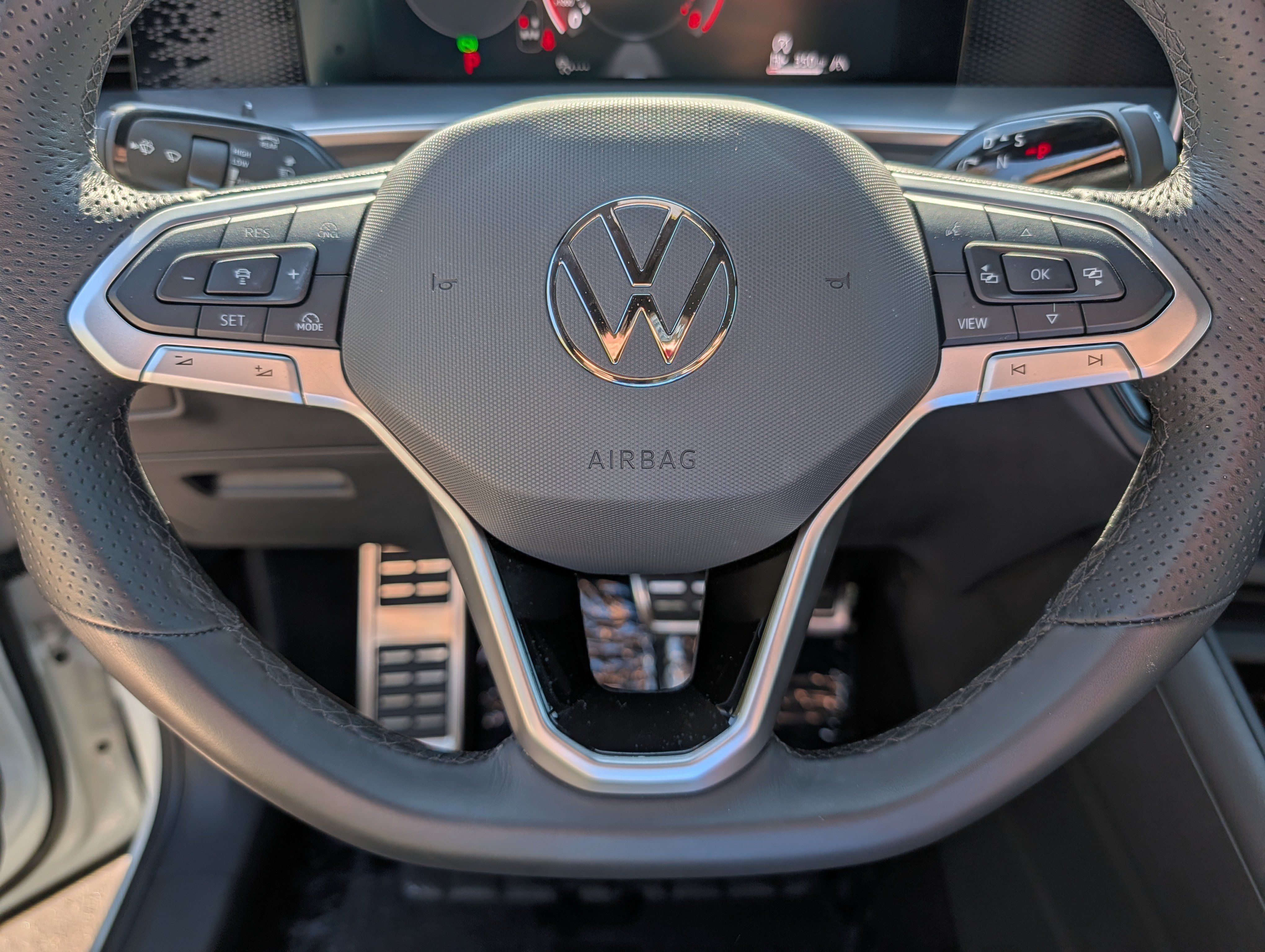 Certified 2026 Volkswagen Tiguan SE R-Line AWD/4WD image 25