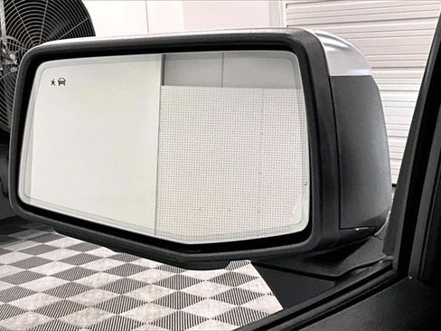 Used 2022 Chevrolet Silverado 1500 High Country w/ High Country Premium Package image 37