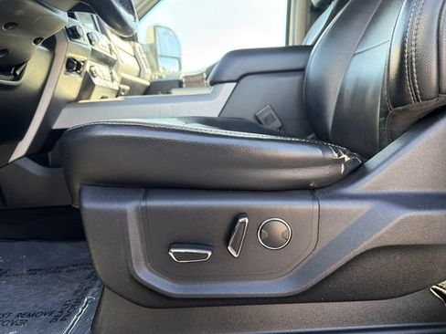 Used 2019 Ford F250 Lariat w/ Lariat Ultimate Package AWD/4WD image 14