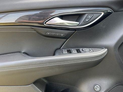 Used 2023 Buick Envision Essence w/ Sport Touring Package AWD/4WD image 10