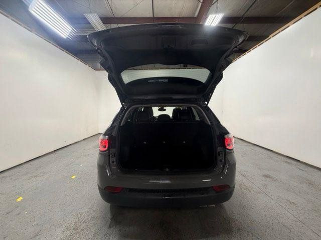 Certified 2022 Jeep Compass Limited AWD/4WD image 10