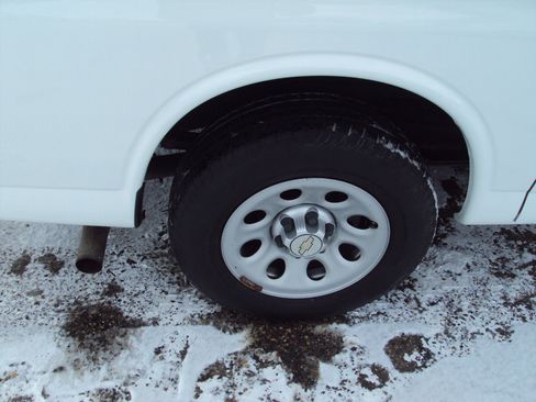 Used 2013 Chevrolet Express 1500 AWD image 29