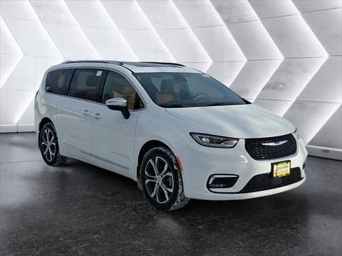 New 2026 Chrysler Pacifica Pinnacle image 25