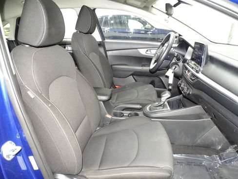 Used 2023 Kia Forte LXS image 14