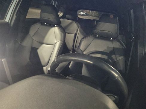Used 2023 Toyota Corolla Cross XLE image 10