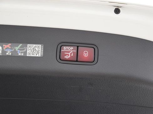 Certified 2024 Mercedes-Benz GLC 300 image 31